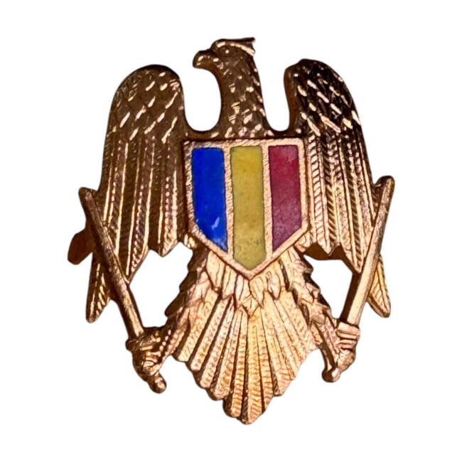  MILITARY CAP INSIGNIA - EAGLE WITH ENAMEL CREST - ROMANIAN MILITARY SURPLUS