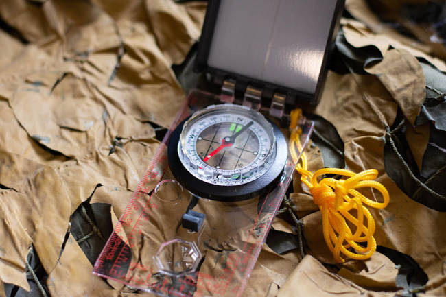  Map Compass With Cover 