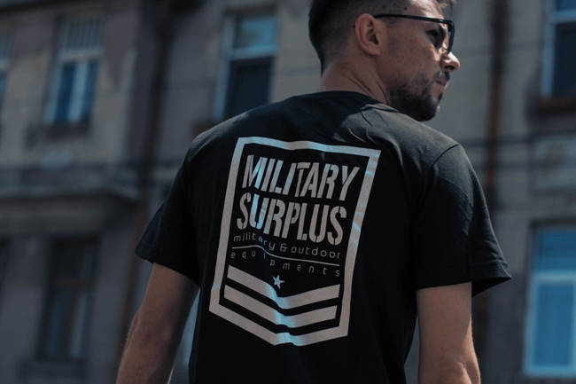 BASIC MAGNUM T-SHIRT "MILITARY SURPLUS" - BLACK