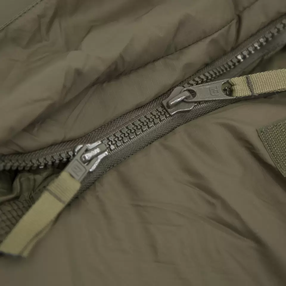 HIGH PERFORMANCE WINTER SLEEPING BAG - OLIVE GREEN - DEFENCE 6 - CARINTHIA