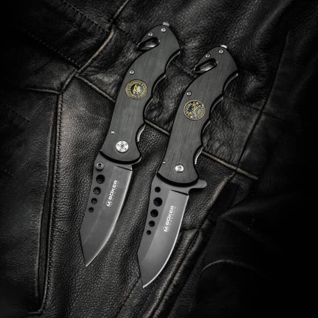 KNIFE WITH ASSISTED OPENER AEGIS AT TANTO BLACK - SOG