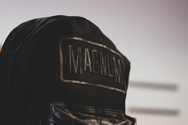 MAGNUM CORPS BACKPACK - BLACK/SILVER CAMO