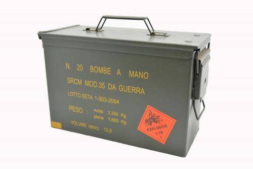 METAL AMMUNITION BOX - MILITARY SURPLUS FROM THE ITALIAN ARMY - LIKE NEW