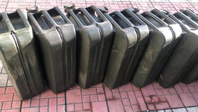 METAL JERRY CAN CANISTER - 20 L - MILITARY SURPLUS ROMANIAN ARMY - GOOD CONDITION