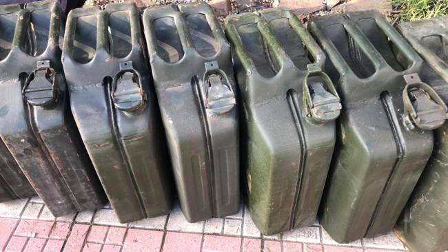 METAL JERRY CAN CANISTER - 20 L - MILITARY SURPLUS ROMANIAN ARMY - GOOD CONDITION