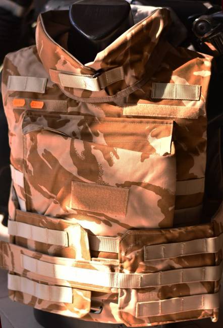 MOLLE TACTICAL VEST - DPM DESERT CAMOUFLAGE - MILITARY SURPLUS ROMANIAN ARMY - LIKE NEW