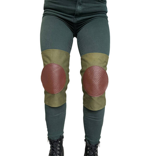 UNISEX CANVAS AND LEATHER KNEE PADS - PAIR - ROMANIAN ARMY MILITARY SURPLUS - OLIVE GREEN/BROWN - UNIVERSAL SIZE - IN GOOD CONDITION