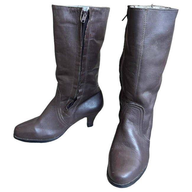 WOMEN'S LEATHER BOOTS WITH ZIPPER AND POINTED HEEL - BROWN - ROMANIAN ARMY MILITARY SURPLUS - IN GOOD CONDITION