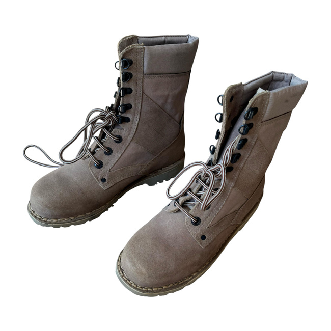 ROMANIAN MILITARY BOOTS - DESERT- LIKE NEW 