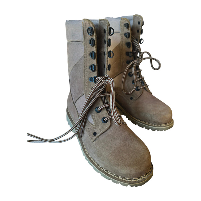 ROMANIAN MILITARY BOOTS - DESERT- LIKE NEW 